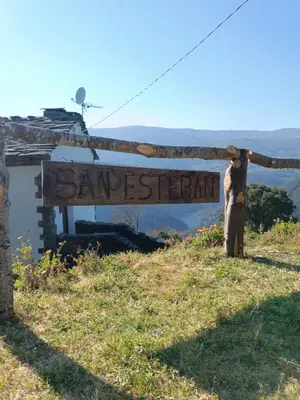 a sign that reads savageisel bar on a hill at Apartamentos Rurales San Esteban de los Buitres - Illano in San Esteban