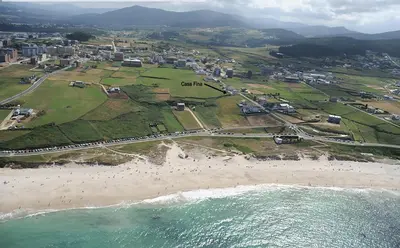 an aerial view of a beach and the ocean at Casa Fina in Foz