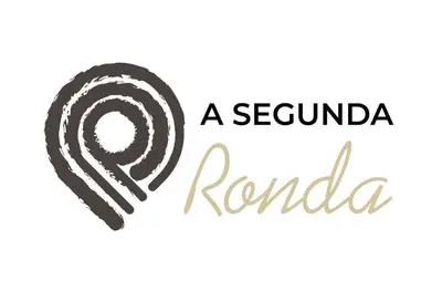 a logo for a restaurant named rondula at A Segunda Ronda in Melide