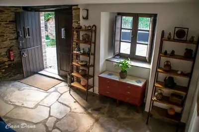 a room with a room with a door and a shelf at Casa Rural Dana in Castelo