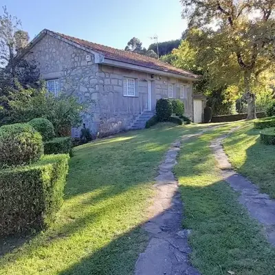 Casa rural con piscina en la Ribeira Sacra.