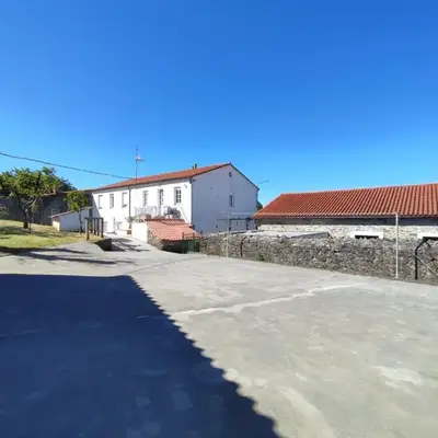 CASA DAVID-con cuadras para caballos