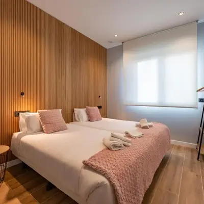 White Tree Rooms and Apartments