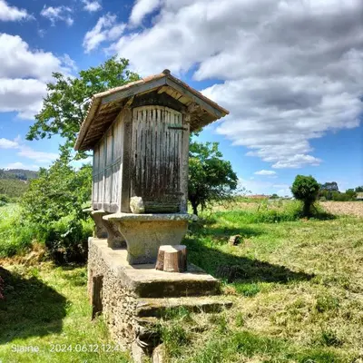 a small woodenificialificialificialificialificialificialificialificialificialificialificialificialificial at A casa do Rio - The River House in Arzúa