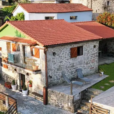 Cozy Galician Stone Farmhouse with Fireplaces and Pool