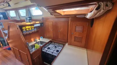 an overhead view of a kitchen in an rv at Velero Clásico de madera in Sada