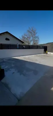 an empty parking lot with a skateboard ramp at Ensueño in Molinaseca