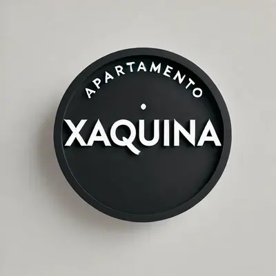 a sign with the name of kahuna on a wall at Apartamento Xaquina in Melide