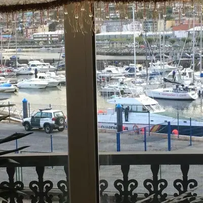 Piso de tres habitaciones frente al Puerto Deportivo
