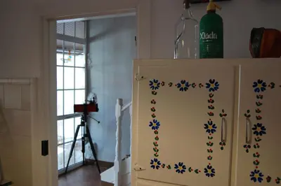 a refrigerator with a letter m painted on it at A Casa do Buxo in Casardeita