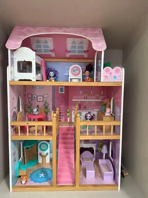 a dollhouse playset with a doll house at A Ledicia no camiño in Melide