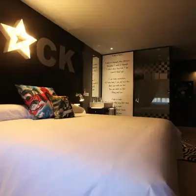 Hotel Rock Star