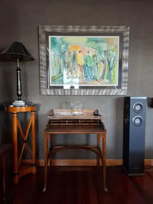 a table in a room with a painting on the wall at Duplex A Mosquera by Foroplaza Pleno centro Vistas muralla in Lugo