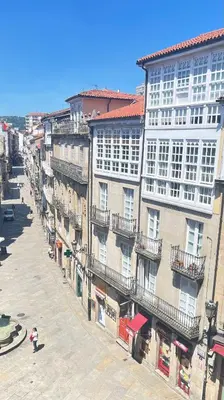 an overhead view of a city street with tall buildings at Bulebule - Acogedor apartamento en pleno centro de Ourense in Ourense