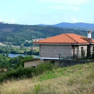 Hermosa casa en entorno termal