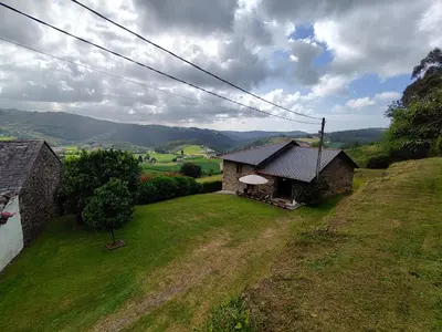 an aerial view of a house in a field at La casa de atrás in Arancedo