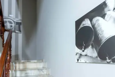 a picture of a traffic light on a wall at A Morada do Cigarron in Verín