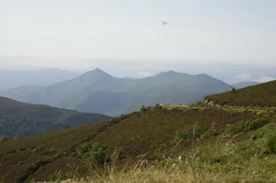 a view of the mountains from the top of a hill at Vivienda Uso Turístico Prado novo in Suarbol