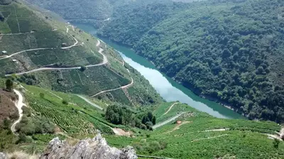 an aerial view of a river in a valley at Casa do Conto in Doade