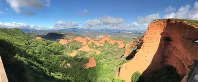a view of a canyon with trees and mountains at Os Feleitos in Orellán