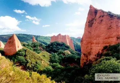 a view of a canyon with trees and rocks at Hotel Rural Molino del Arriero in Luyego de Somoza