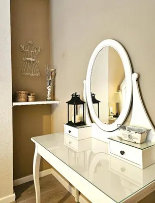 a white dressing table with a mirror on it at Apartamento DACTONIUM - Ribeira Sacra in Monforte de Lemos