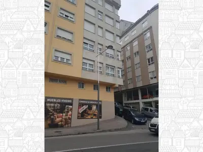 two photographs of a building and a street with buildings at Solaina Parking gratuito in Viveiro