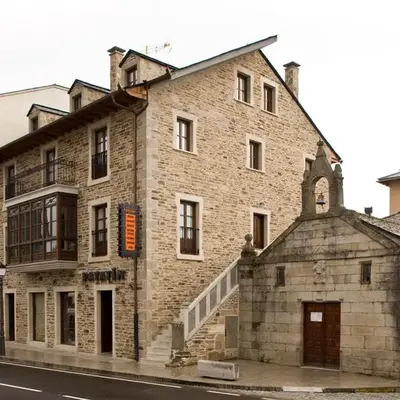 Hostal Raices