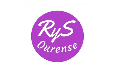 a purple sticker with the wordsyrs orange at RyS Ourense Centro PARKING Gratis in Ourense