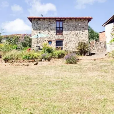 Farmhouse in Castrotañe with Terrace