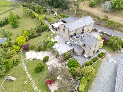 an aerial view of a house with a yard at Casa Piñeiro in Monfero