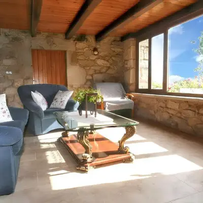 Welcoming House in Paradela with BBQ included
