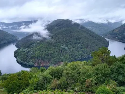 a view of a mountain range with a lake at Ribera Sacra ( apartamento Rural ) in Ferreira de Panton