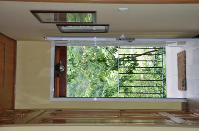 a window in the middle of a room at Casa Polín in Las Herrerías