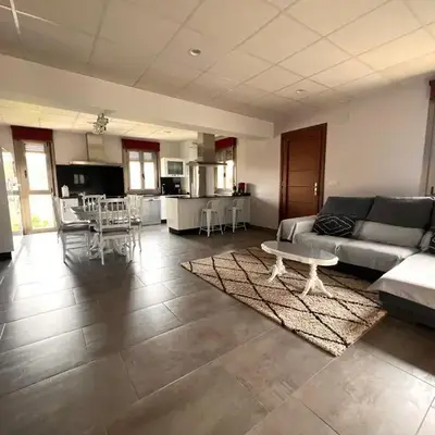 Casa nueva con jardín y wifi en Ribeira Sacra
