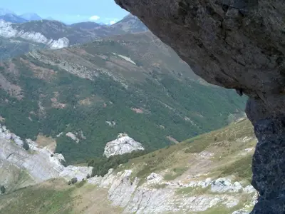 a view from the top of a rocky mountain at CASA ALTOBIERZO, 9 Habitaciones y 9 BAÑOS in Pobladura de las Regueras