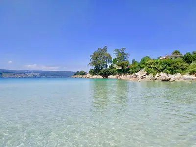 a view of a large body of water at Marina Sol te hará soñar in Vivero