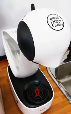 a white mixer sitting on top of a table at XOXO - Salinas in Ponferrada