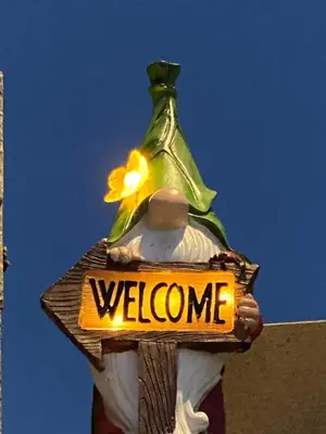 a welcome sign on the top of a building at Casa rural O CARBALLO DA PEDRA in La Cañiza
