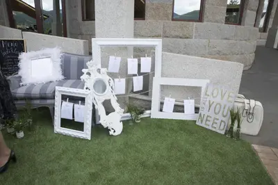a rendering of a room with white furniture on the grass at Complejo Hostelero Paladium in Villamartín