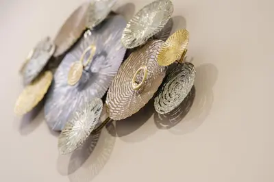 a close up of a group of feathers on a table at PENSIÓN CASA ELENA *** in Arzúa