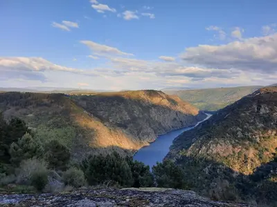 a view of a river in the mountains at Apartamentos Alburiñas Ribeira Sacra in Bolmente