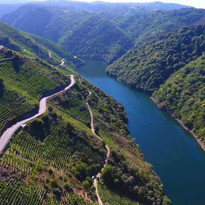 an aerial view of a river and a road at Alojamiento Real Monforte de Lemos in Monforte de Lemos