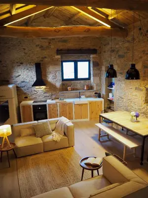 a living room with a couch and a table at Lar do Gado in Porta