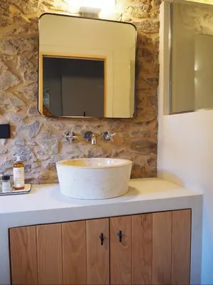 a bathroom with a sink and a mirror at Lar do Gado in Porta
