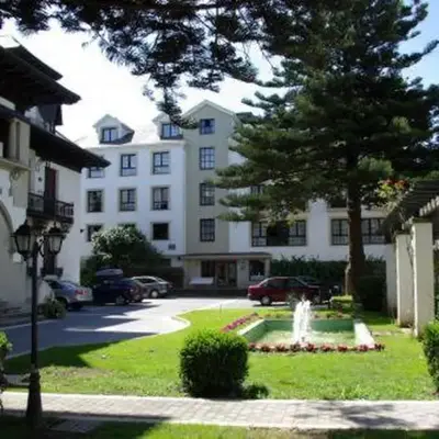 Hotel y Apartamentos Arias